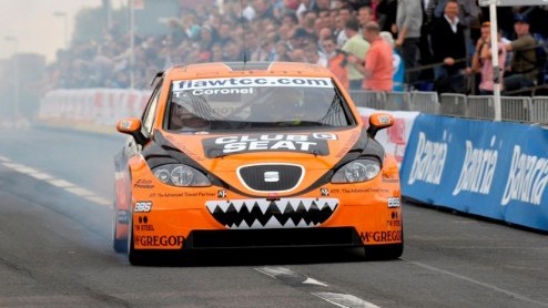 Zondag gaat in Rotterdam de Bavaria City Racing van start. Het is voor Seat  als vaste partner in dit evenement  de gelegenheid om een spectaculaire demo van Tom Coronel in zijn SEAT Leon WTCC-auto
