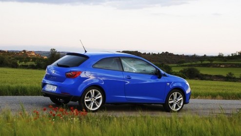 Leuk en aardig zon afwijkende naam voor de driedeursversie van de nieuwe Seat Ibiza, maar is er ook daadwerkelijk verschil met de eerder gentroduceerde 5-deurs hatch? We gingen op onderzoek uit in B