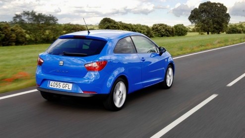 Leuk en aardig zon afwijkende naam voor de driedeursversie van de nieuwe Seat Ibiza, maar is er ook daadwerkelijk verschil met de eerder gentroduceerde 5-deurs hatch? We gingen op onderzoek uit in B