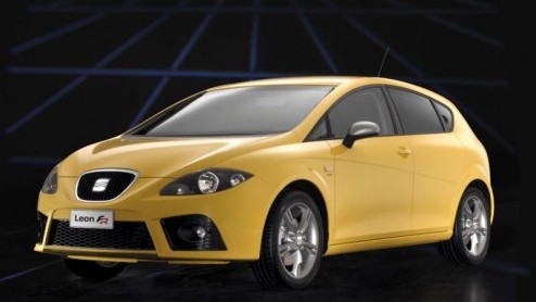 De Leon FR krijgt de 2,0 liter TFSI met 200 pk in het vooronder en waar kennen we die motor nog meer van? Juist, van de Golf GTI.
