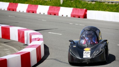In de Shell Eco-marathon 2014 kon het winnende voertuig van studententeam H2A voor nog geen 22 euro aan elektriciteit de wereld rond rijden.
