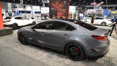 Het Las Vegas Convention Center staat deze dagen volledig in het teken van de SEMA Show. D beurs op het gebied van tuning en performance. Eens kijken wat de show allemaal te bieden heeft.