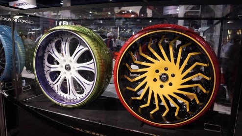 Het Las Vegas Convention Center staat deze dagen volledig in het teken van de SEMA Show. D beurs op het gebied van tuning en performance. Eens kijken wat de show allemaal te bieden heeft.