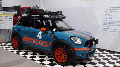 Het Las Vegas Convention Center staat deze dagen volledig in het teken van de SEMA Show. D beurs op het gebied van tuning en performance. Eens kijken wat de show allemaal te bieden heeft.