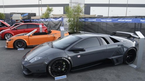 Het Las Vegas Convention Center staat deze dagen volledig in het teken van de SEMA Show. D beurs op het gebied van tuning en performance. Eens kijken wat de show allemaal te bieden heeft.