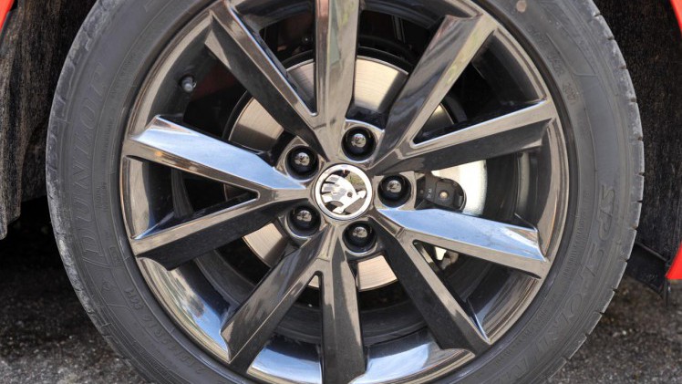 Skoda levert sinds kort twee vermogensvarianten van de 1.0-liter TSI turbomotor in de Fabia. Een levendig machientje zo wijst een rijtest uit.