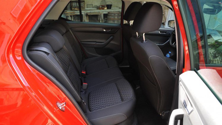 Skoda levert sinds kort twee vermogensvarianten van de 1.0-liter TSI turbomotor in de Fabia. Een levendig machientje zo wijst een rijtest uit.