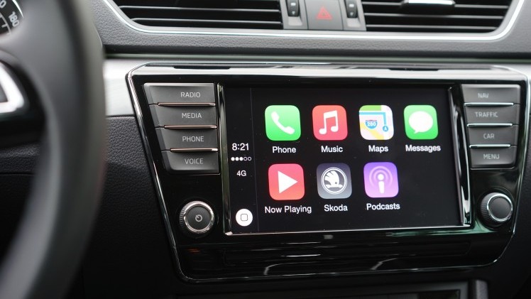 ?Mag de stoel iets naar voren? Ik zit wat krap.? Tenzij Michael Jordan achterin plaats heeft genomen, vermoeden wij dat je dit nooit gaat horen als je de nieuwe Skoda Superb Combi rijdt. Rijtest!