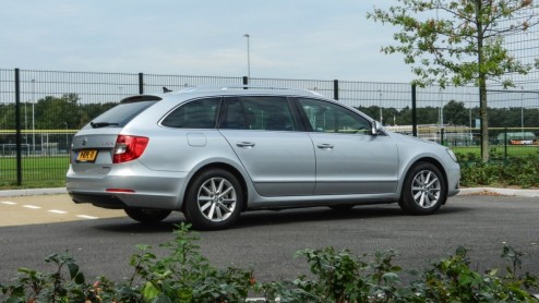 Test Skoda Superb Combi Greenline, die voor 2013 een facelift onderging en met zijn 1.6 TDI diesel weer in aanmerking komt voor 20% bijtelling.