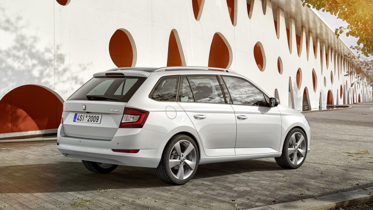 Skoda geeft de foto's vrij van de gefacelifte Fabia.