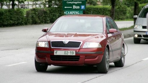 Skoda is druk bezig met het testen van de nieuwe Octavia. Het model krijgt namelijk een facelift. De auto rijdt immers alweer dik twee jaar rond.