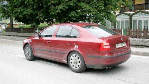 Skoda is druk bezig met het testen van de nieuwe Octavia. Het model krijgt namelijk een facelift. De auto rijdt immers alweer dik twee jaar rond.