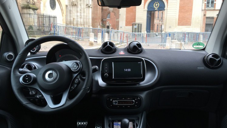 De Smart-modellen zijn er nu ook als Electric Drive. Hoe ver komen de auto's in de praktijk? AutoVandaag zocht het uit met een rijtest in Toulouse.