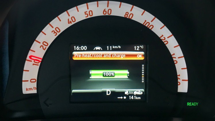 De Smart-modellen zijn er nu ook als Electric Drive. Hoe ver komen de auto's in de praktijk? AutoVandaag zocht het uit met een rijtest in Toulouse.