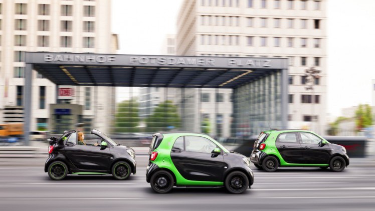 De details van de Smart Electric Drive-modellen van de Fortwo, Fortwo Cabrio en Forfour zijn nu bekend.