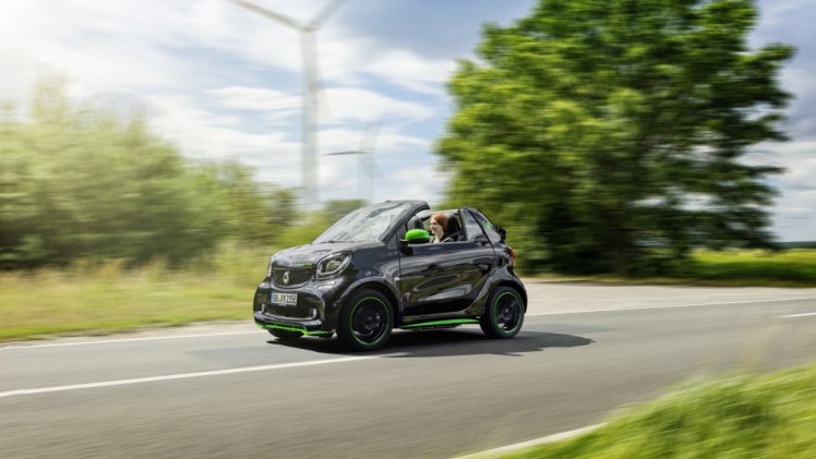 De details van de Smart Electric Drive-modellen van de Fortwo, Fortwo Cabrio en Forfour zijn nu bekend.
