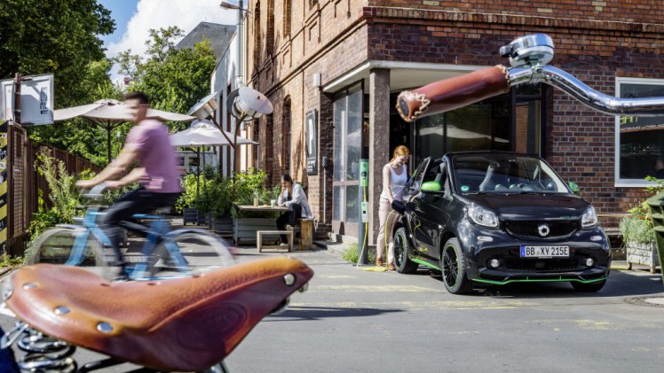 De details van de Smart Electric Drive-modellen van de Fortwo, Fortwo Cabrio en Forfour zijn nu bekend.