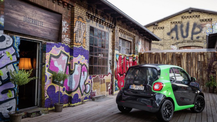 De details van de Smart Electric Drive-modellen van de Fortwo, Fortwo Cabrio en Forfour zijn nu bekend.