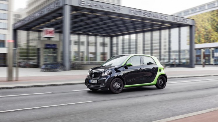 Smart heeft de standaarduitrusting van de Electric Drive-modellen bekendgemaakt. De elektrische Smart is vanaf nu te bestellen en daarmee zijn ook de prijzen bekend.