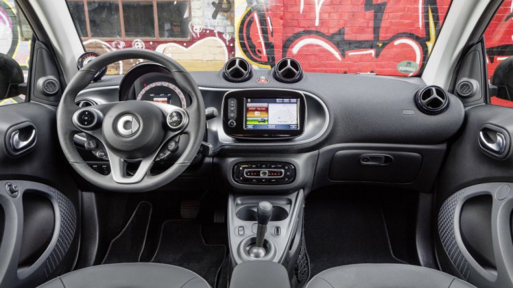 Smart heeft de standaarduitrusting van de Electric Drive-modellen bekendgemaakt. De elektrische Smart is vanaf nu te bestellen en daarmee zijn ook de prijzen bekend.