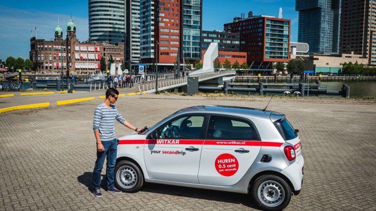 De Witkar is terug in Nederland. De stad Rotterdam omarmt 50 exemplaren van de smart forfour voor freefloating autoverhuur in het centrum van de Havenstad.