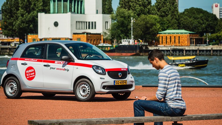De Witkar is terug in Nederland. De stad Rotterdam omarmt 50 exemplaren van de smart forfour voor freefloating autoverhuur in het centrum van de Havenstad.