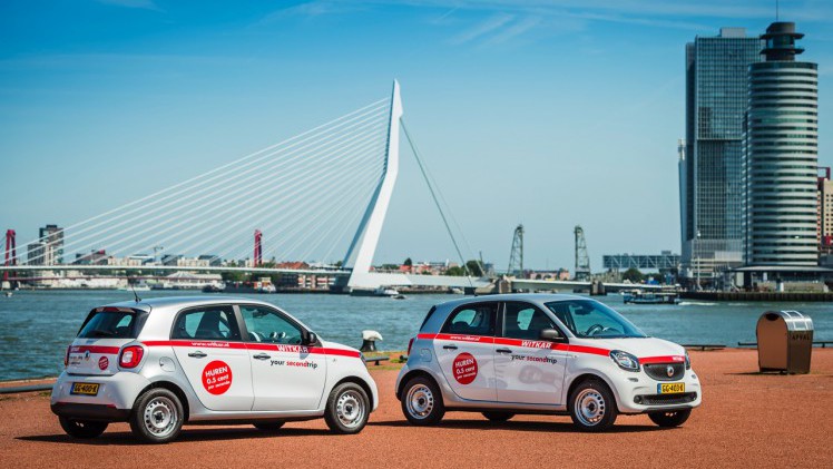 De Witkar is terug in Nederland. De stad Rotterdam omarmt 50 exemplaren van de smart forfour voor freefloating autoverhuur in het centrum van de Havenstad.