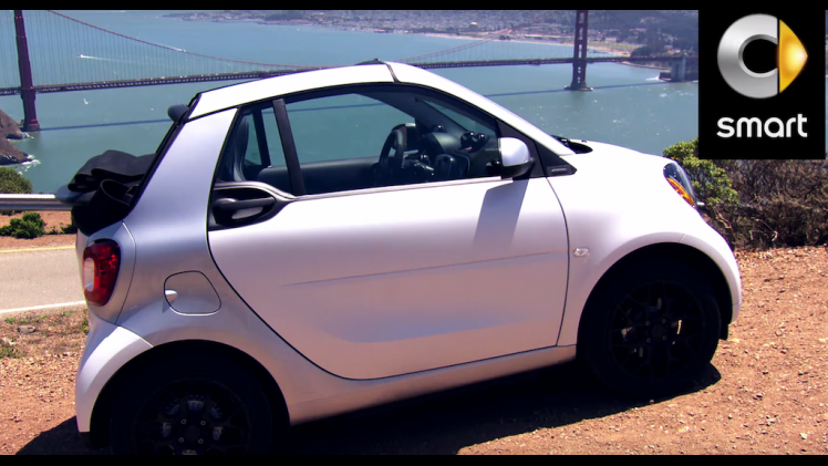 Nieuwe smart fortwo cabrio 453 wordt gentroduceerd op de IAA Frankfurt 2015 maar is hier al in de teaservideo te zien.