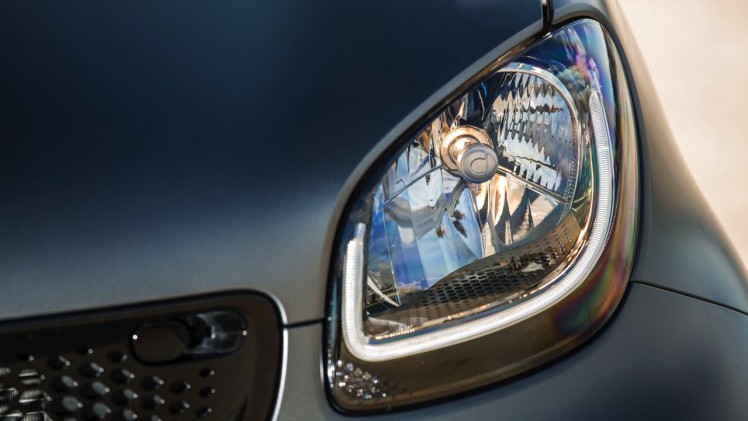 Prijzen en uitvoeringen smart fortwo cabrio bekend. De fortwo cabriolet is er vanaf 16.995 euro met standaard twinamic automaat.