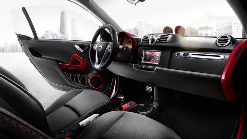 Smart fortwo BRABUS Xclusive red edition gaat voor rood, zwart en BRABUS-looks met 102 pk turbomotor. Levering start als de nieuwe fortwo zich heeft voorgesteld.
