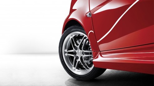 Smart fortwo BRABUS Xclusive red edition gaat voor rood, zwart en BRABUS-looks met 102 pk turbomotor. Levering start als de nieuwe fortwo zich heeft voorgesteld.
