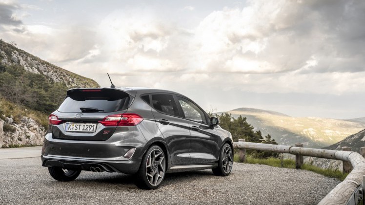 Ford hangt een prijskaartje aan de Fiesta ST en Active.