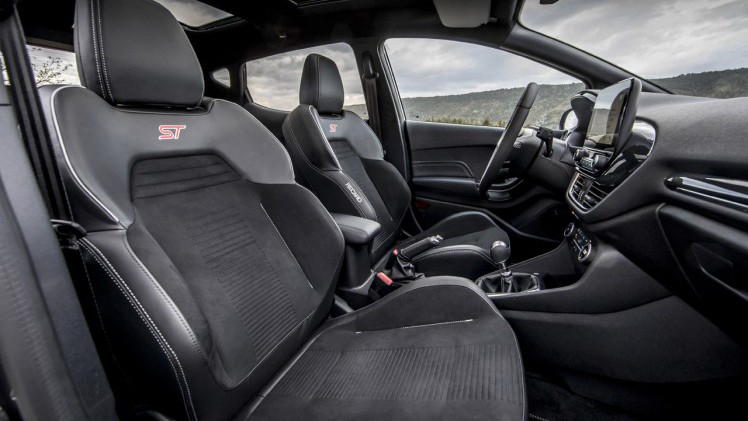 Ford hangt een prijskaartje aan de Fiesta ST en Active.