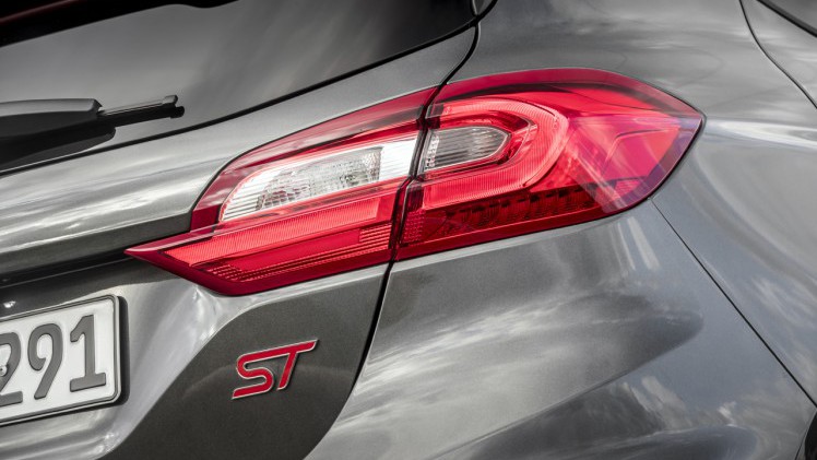 Ford hangt een prijskaartje aan de Fiesta ST en Active.