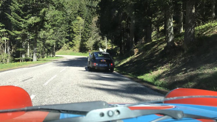 Ruben en Quinten van het AutoVandaag team rijden de derde dag van de Tulpenrally en komen op een flinke achterstand.