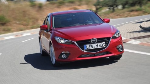 Mazda zet introductie Mazda3 kracht bij met Challengers, onder wie Nederlander Gerwin Hoogendoorn, de uitvinder van de senz paraplu.
