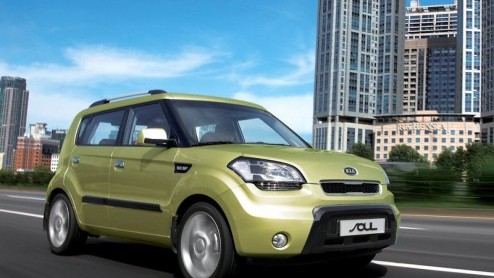 De Kia Soul komt volgend jaar februari naar ons land. Deze urban crossover wordt dan leverbaar met 126 pk, ongeacht de keuze voor een benzine of dieselversie. Naast een handbak wordt ook een automaat 