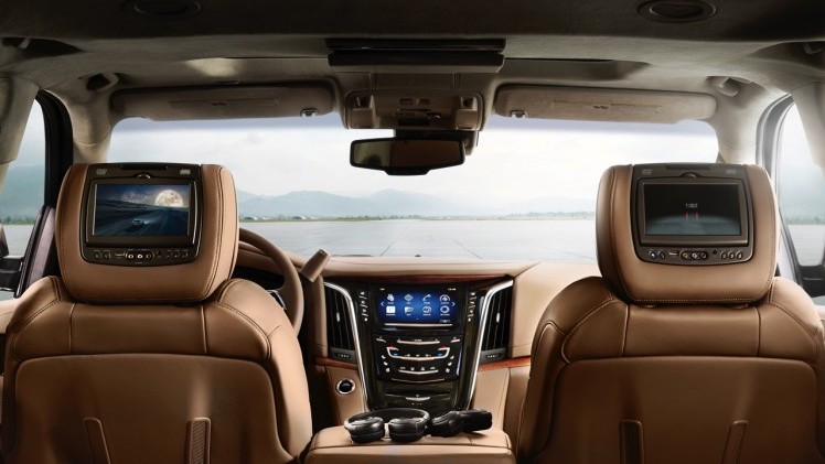 Nieuwe Cadillac Escalade beleeft zijn Nederlandse primeur op de AutoRAI 2015. Prijzen beginnen bij 163.600 euro.