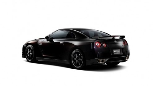Nissan heeft met de Nissan GT-R een begeerlijke snelheidsduivel in handen. Echter, de drang naar meer beantwoordt het merk nu met de GT-R SpecV, die nog sportiever oogt, en krachtiger is.