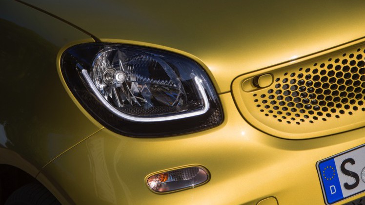 Autotest nieuwe smart fortwo cabrio; AutoVandaag ging op speurtocht in de nieuwe fortwo cabrio met 90 pk turbomotor en twinamic automaat, waarmee je iedereen te slim af bent, behalve Valencianen.