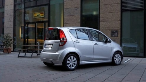 Suzuki heeft met de nieuwe Splash een compact, maar ruime stadskar in handen. Naast de praktische kant hebben de Japanners nog een andere visie op het oog, namelijk die van  jawel  sportiviteit. Het