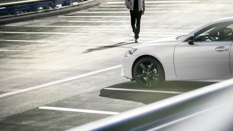 Lexus introduceert naast de F Sport Line ook Sport Editions van de CT 200h en IS 300h.