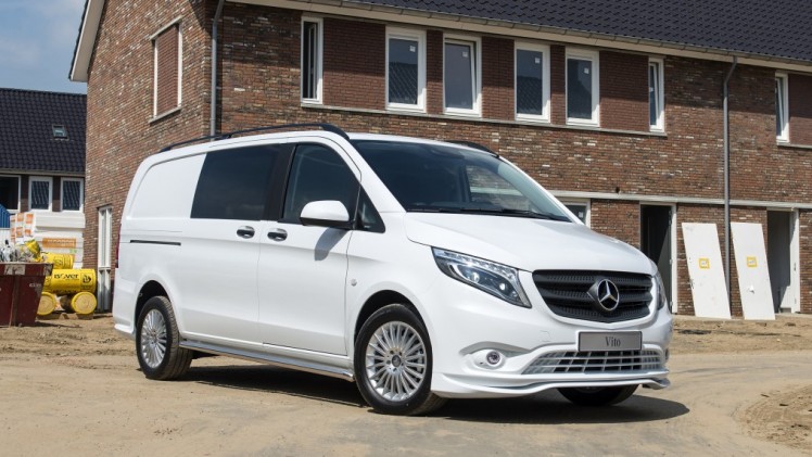 Mercedes brengt de Vito bedrijfswagen nu ook in de Sport-uitvoering uit.