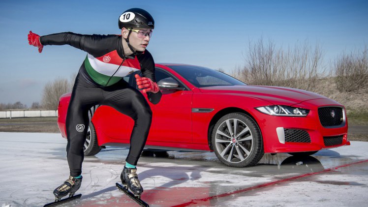 Jaguar heeft een 300 Sport uitvoering samengesteld voor de XE en XF.