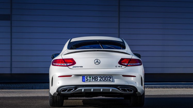 Audi S4 Avant en Mercedes-AMG C43 4Matic Coup zijn sportieve concurrenten met 3.0 liter turbomotor. De nieuwe 43-modellen vervangen bij Mercedes de 450 AMG Sport modellen.