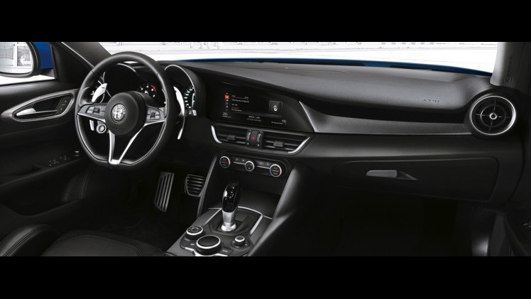 Alfa Romeo Giulia nu ook als Veloce te bestellen. Voor prijzen vanaf 52.050 euro biedt de Giulia Veloce een sportieve snit met meer vermogen tot 280 pk.