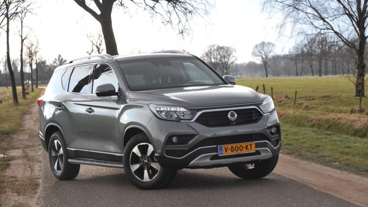 SsangYong brengt met de nieuwe Rexton een prima grote SUV, maar prijst zichzelf uit de markt vanwege de hoge BPM. OP grijs kenteken maakt het model wel kans.