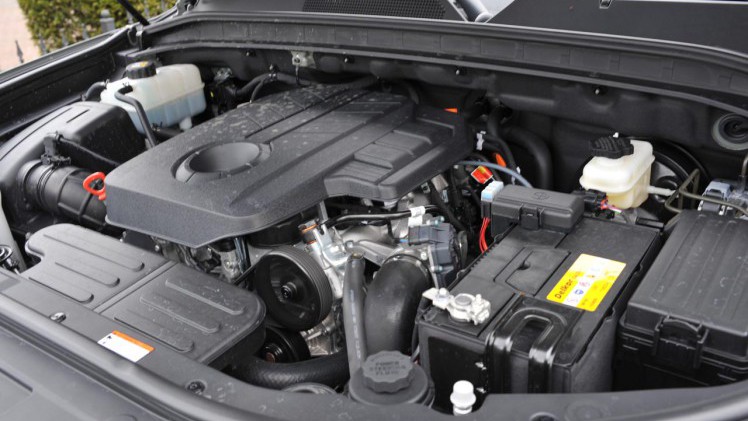 SsangYong brengt met de nieuwe Rexton een prima grote SUV, maar prijst zichzelf uit de markt vanwege de hoge BPM. OP grijs kenteken maakt het model wel kans.