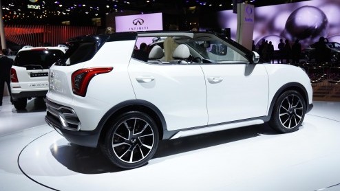 Geen productieversie van de SsangYong X100 in Parijs, maar de XIV-Air en XIV-Adventure conceptstudies.