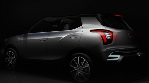 Op de Autosalon van Parijs nog steeds geen spoor van een productieversie van de SsangYong X100, maar weer een XIV-studiemodel. Dit keer zelfs twee. De XIV-Air en XIV-Adventure